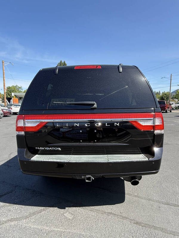 2017 Lincoln Navigator Select - Photo 8
