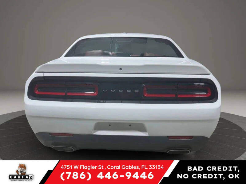 2015 Dodge Challenger SXT Plus