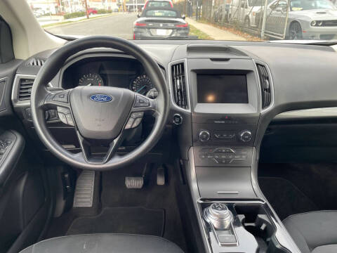 2020 Ford Edge SE