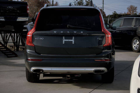 2016 Volvo XC90 T6 Momentum