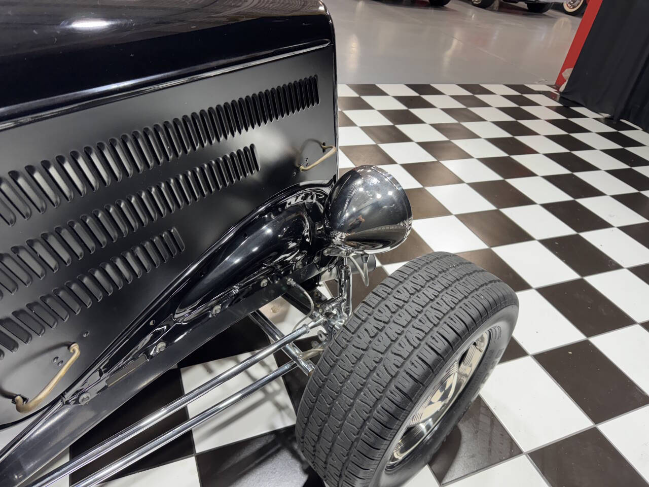 1933 Ford Tudor 9