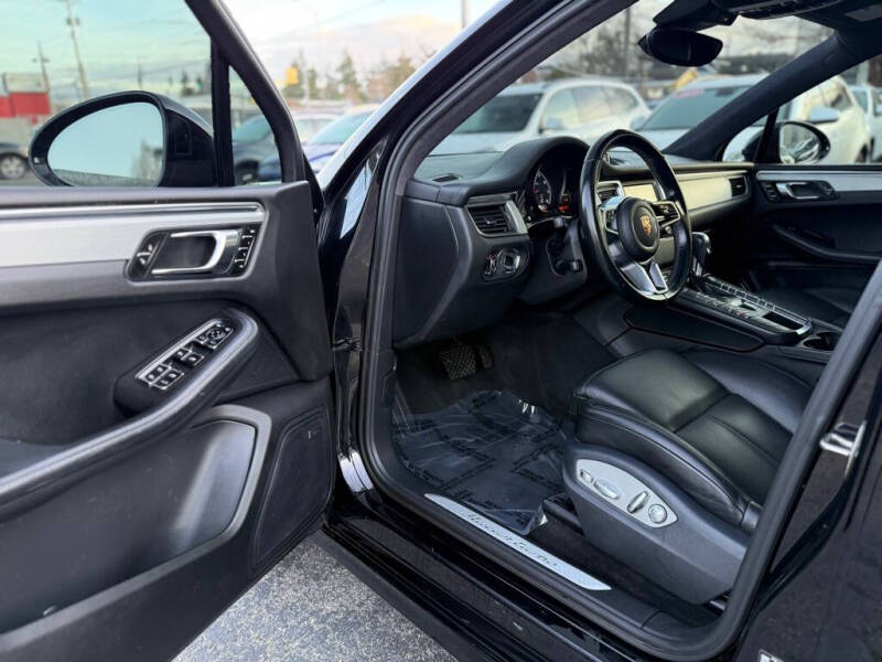 2015 Porsche Macan Turbo