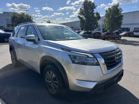 2024 Nissan Pathfinder SV