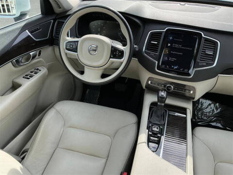 2019 Volvo XC90 T6 Momentum