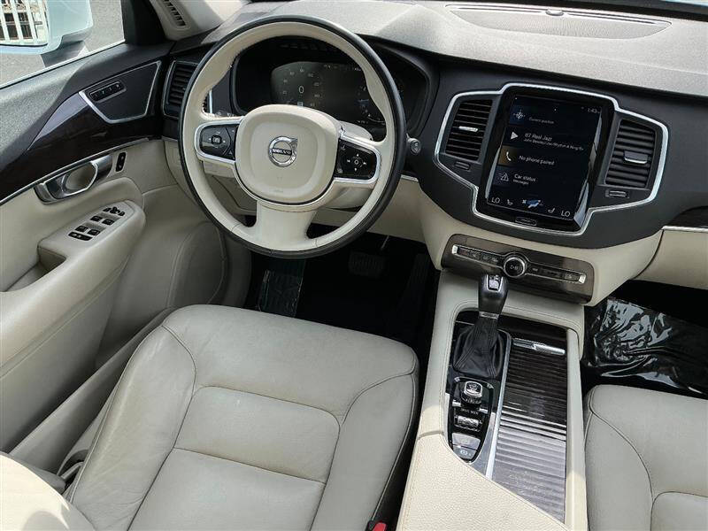2019 Volvo XC90 T6 Momentum