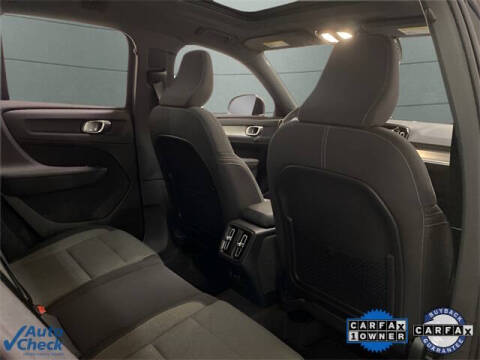 2025 Volvo XC40 B5 Core Bright Theme