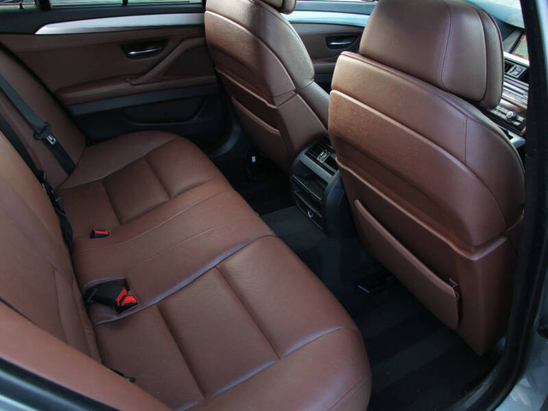 2011 BMW 5 Series 550i xDrive