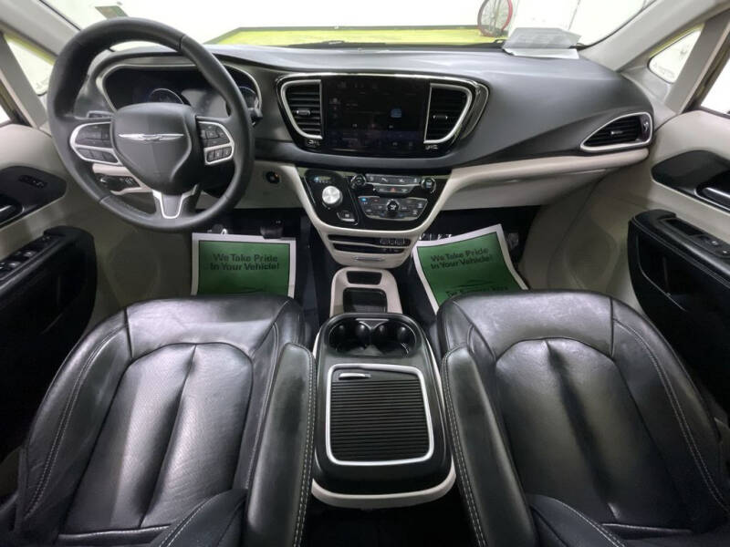 2022 Chrysler Pacifica Touring L