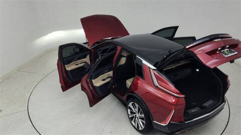 2025 Cadillac LYRIQ Luxury 3