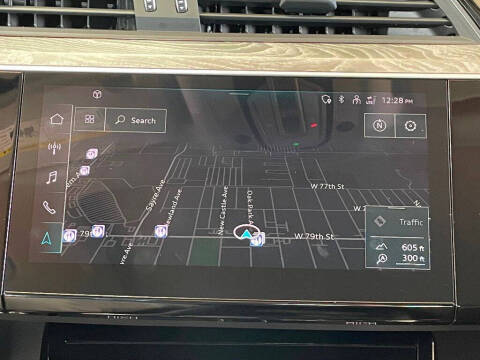 2022 Audi e-tron quattro Premium Plus