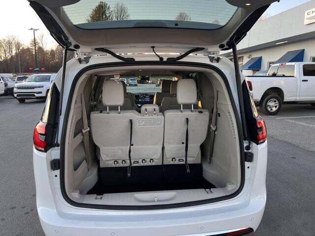 2021 Chrysler Pacifica Touring L