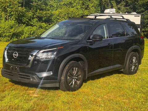 2025 Nissan Pathfinder SV