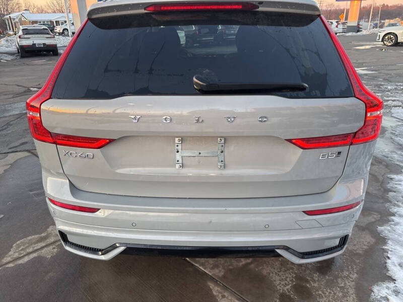 2025 Volvo XC60 B5 Plus Dark Theme