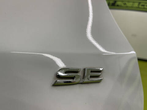 2017 Toyota Sienna SE Premium 8-Passenger