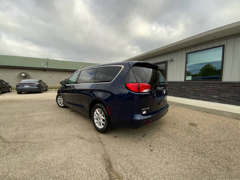 2018 Chrysler Pacifica LX
