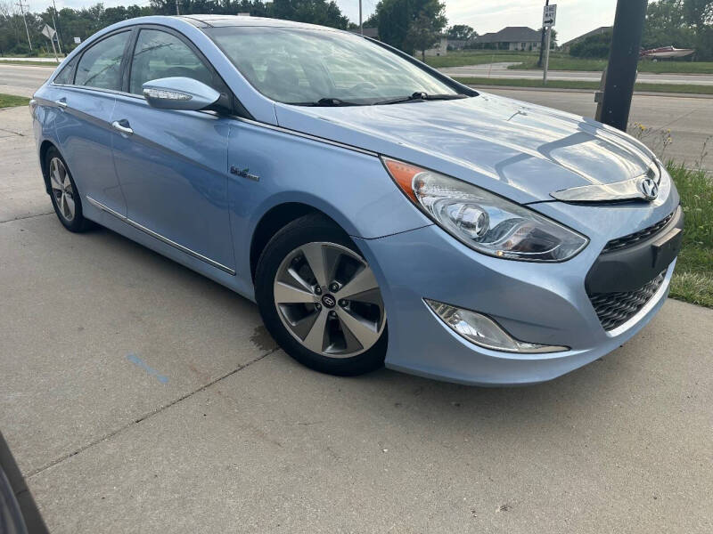 Used 2012 Hyundai Sonata Hybrid Base with VIN KMHEC4A40CA040577 for sale in Oak Creek, WI