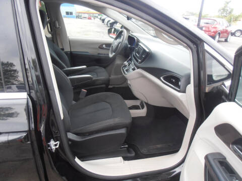 2017 Chrysler Pacifica LX