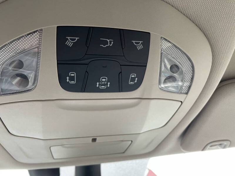 2021 Chrysler Pacifica null photo 29