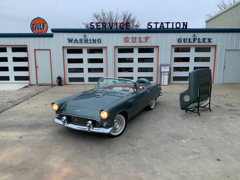 1956 Ford Thunderbird