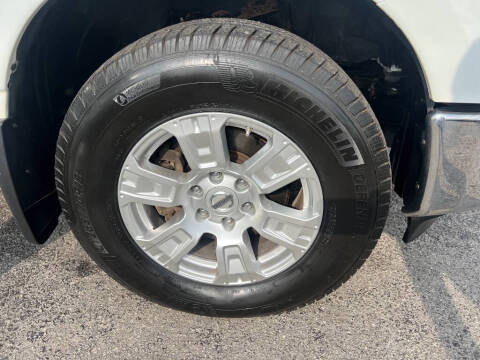 2017 Nissan Titan SV