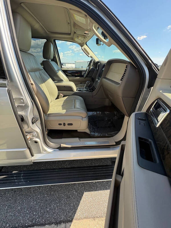 2016 Lincoln Navigator Select
