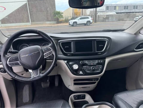 2020 Chrysler Pacifica Touring L