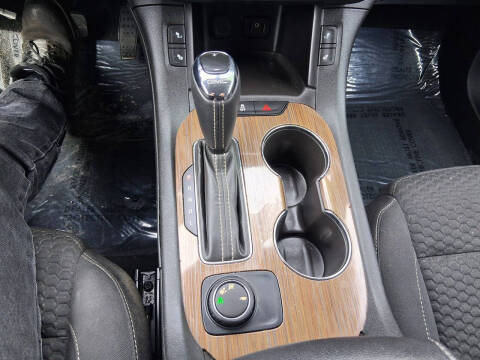 2017 GMC Acadia SLE-2