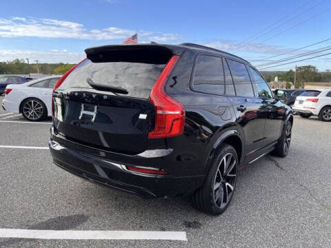 2023 Volvo XC90 Recharge T8 Ultimate Dark Theme