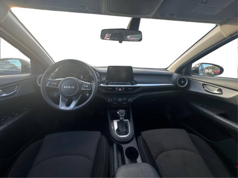 2023 Kia Forte LXS photo 12