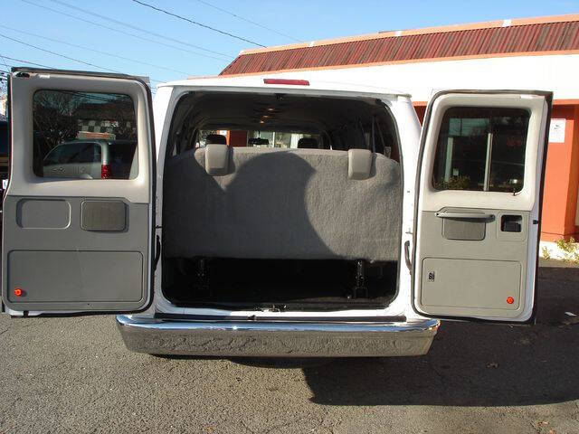 2013 Ford E-Series E-350 SD XLT