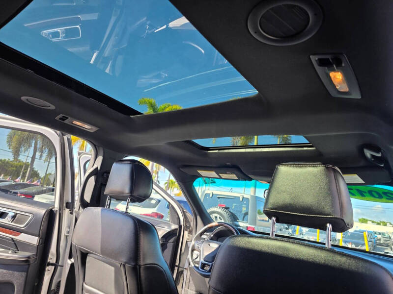 2017 Ford Explorer Platinum