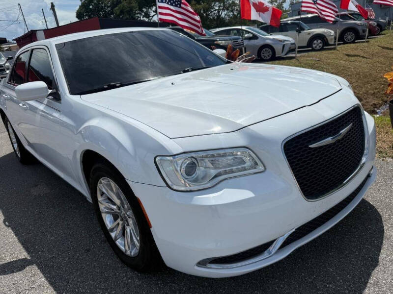 2018 Chrysler 300 Touring