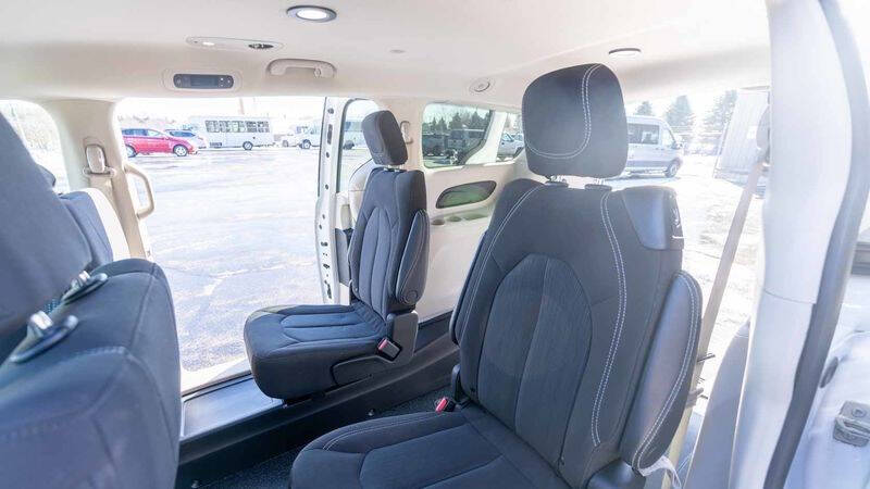 2023 Chrysler Voyager LX