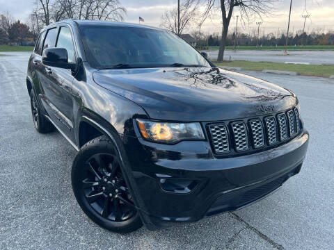 2018 Jeep Grand Cherokee for sale at Denali Motors in Addison IL