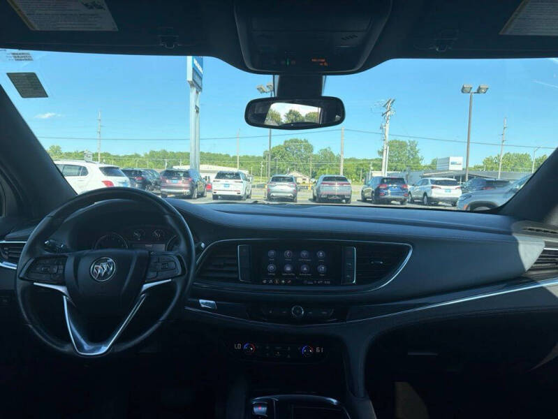 2023 Buick Enclave Essence