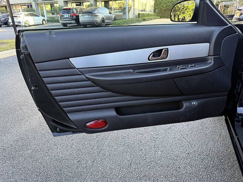 2003 Ford Thunderbird 17