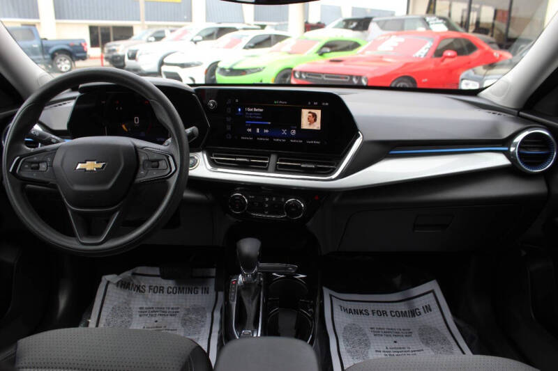 2025 Chevrolet Trax LT