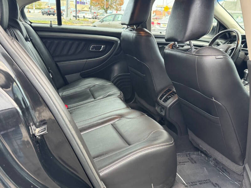 2011 Ford Taurus SEL