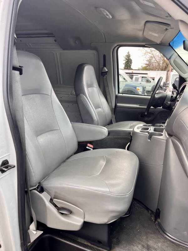 2004 Ford E-Series E-150