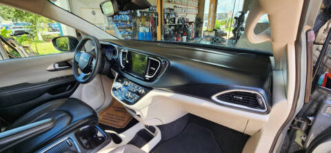 2023 Chrysler Pacifica Touring L