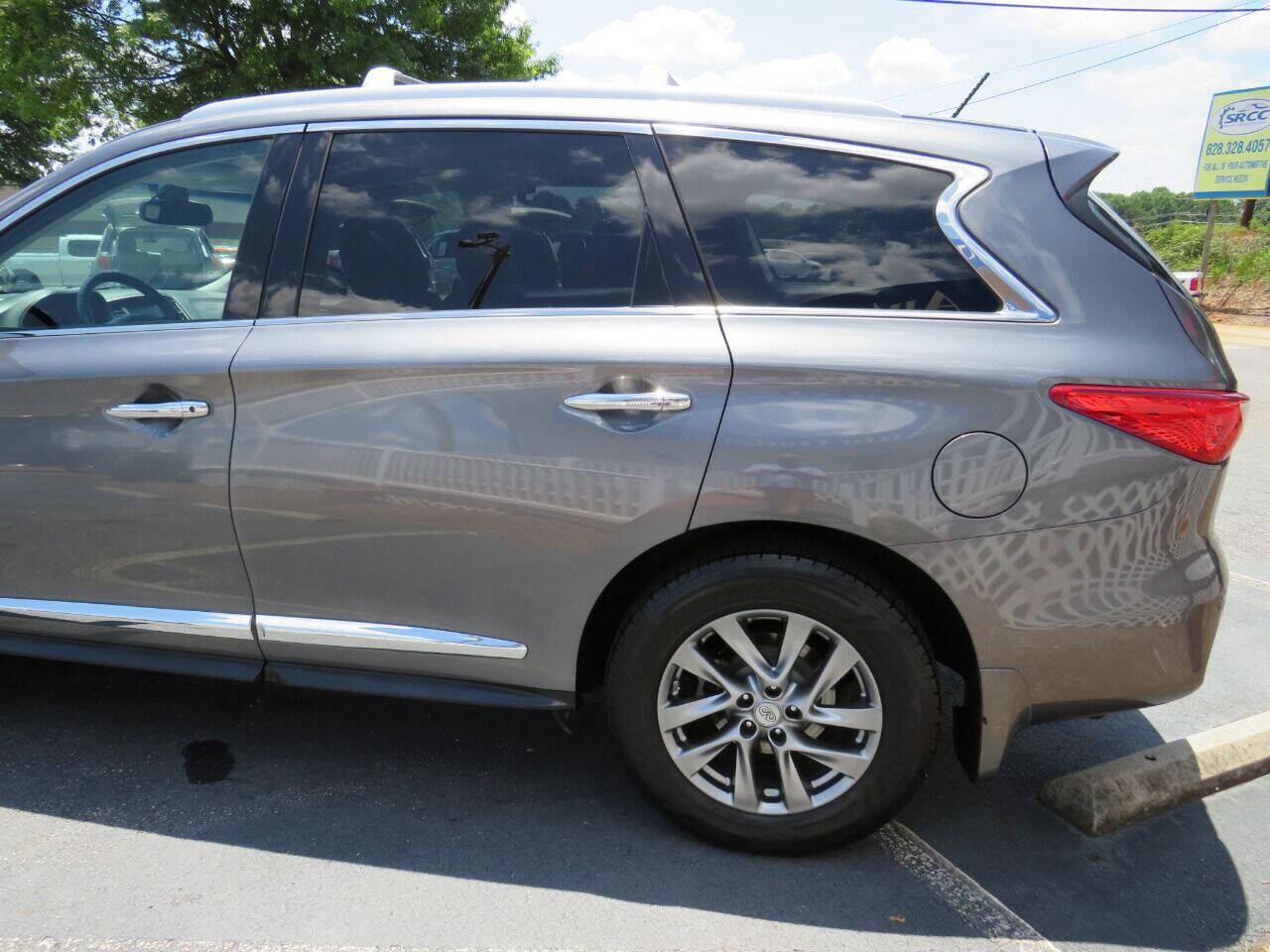 2015 INFINITI QX60 for sale at Colbert's Auto Outlet in Hickory, NC