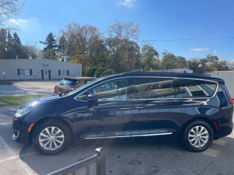 2017 Chrysler Pacifica Touring-L