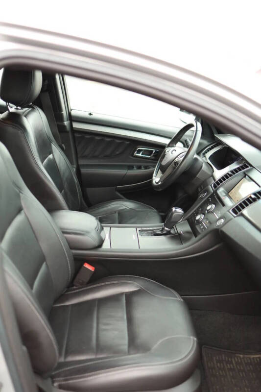 2016 Ford Taurus SEL