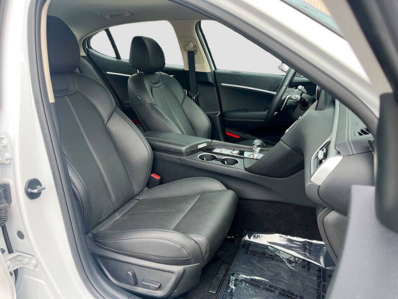 2025 Genesis G70