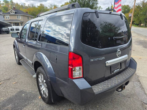 2012 Nissan Pathfinder LE