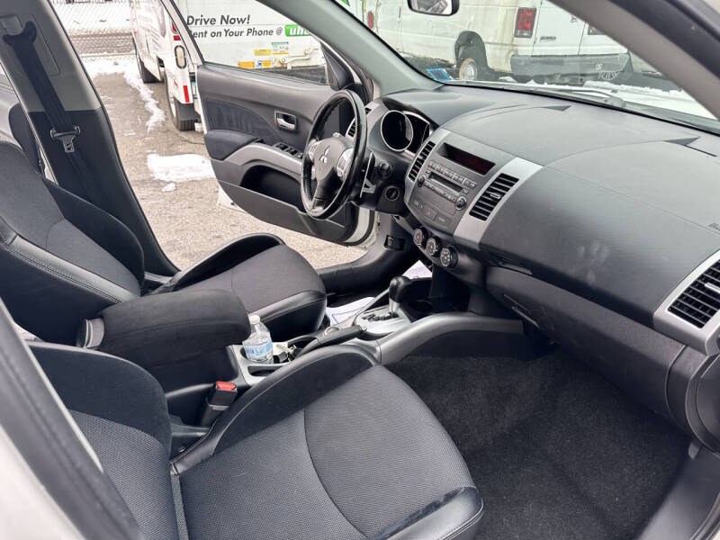 2012 Mitsubishi Outlander SE