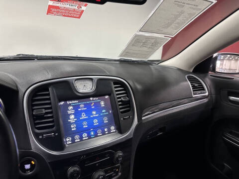 2018 Chrysler 300 Touring