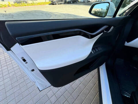 2019 Tesla Model X 75D