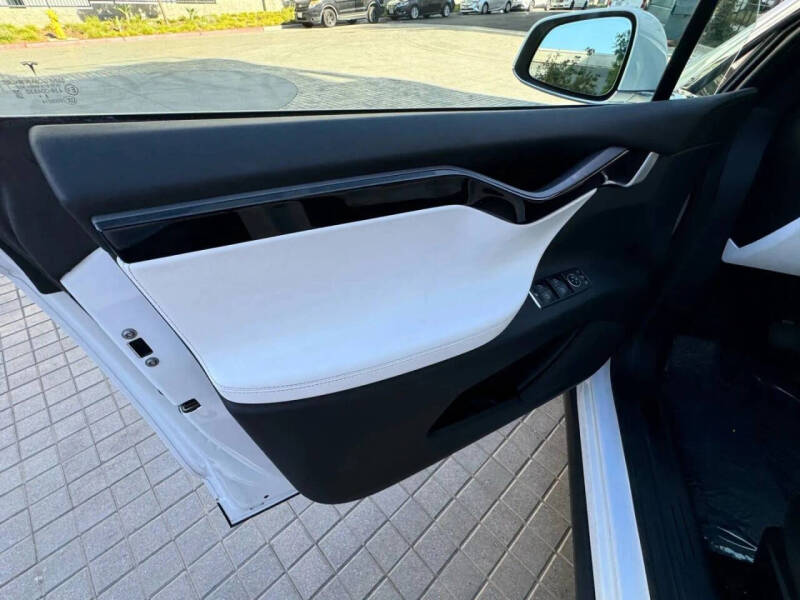 2019 Tesla Model X 75D