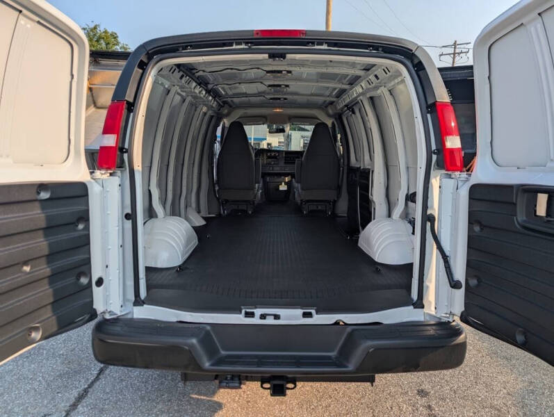 2025 Chevrolet Express 2500